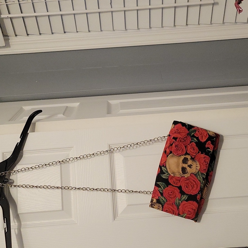 Skull Rose handbag with chain strap